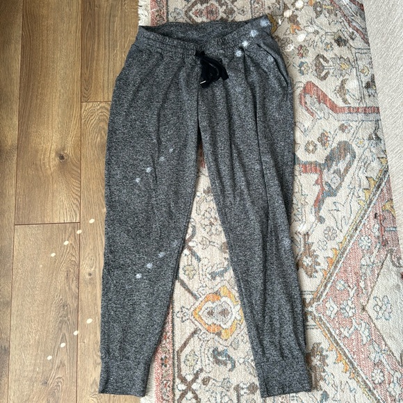 Zella maternity joggers - Picture 1 of 3